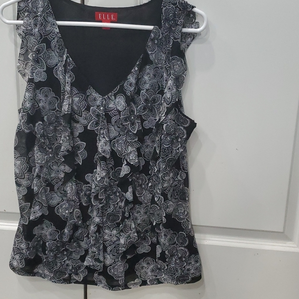 Sleeveless blouse